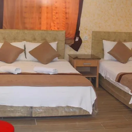 Oezguer Hotel Isiklar-3
